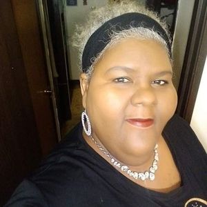 Meet your Posher, Carolyn